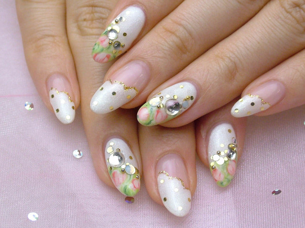 ツヤ感たっぷりのジェルネイル